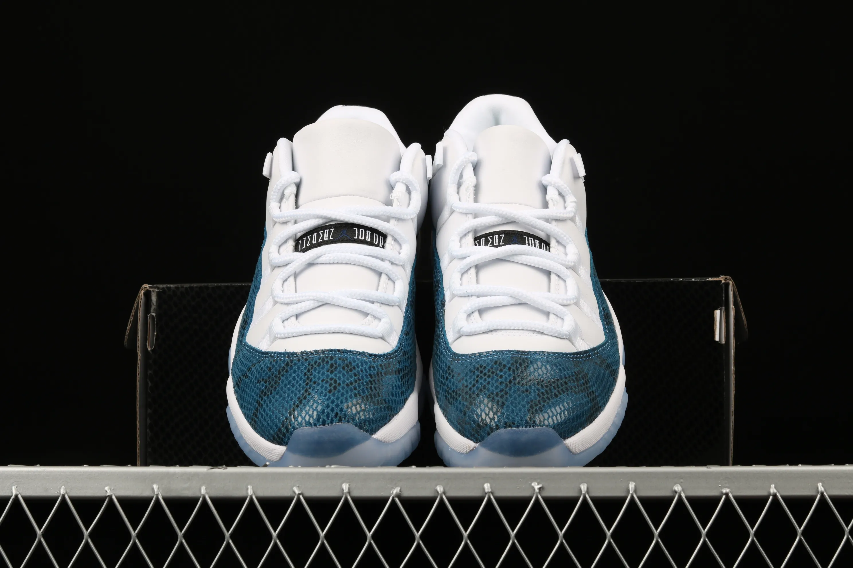 All categories Air Jordan Jordan series basketball shoes Air Jordan 11 Air Jordan 11 Retro Low "Navy Blue Snakeskin" AJ11 Blue Snake Joe 11 low-top basketball shoes CD6846-102